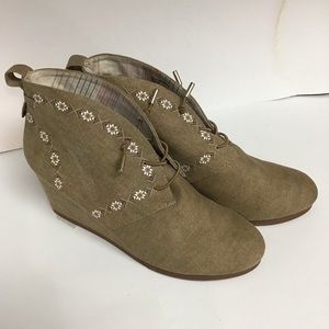 HTF SUGER Mayflower Wedge Canvas Booties Shoes BOHO CHIC BOOTS